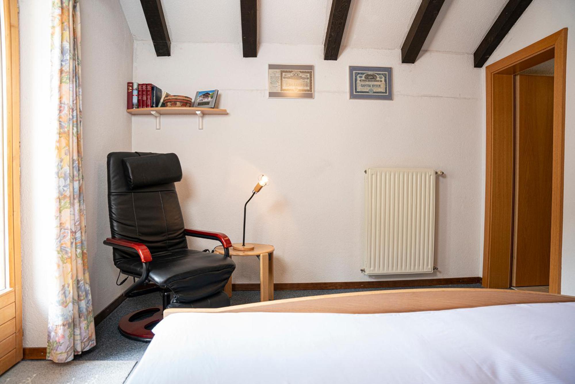Alte Bock 2.0 Bed & Breakfast Grachen Ngoại thất bức ảnh