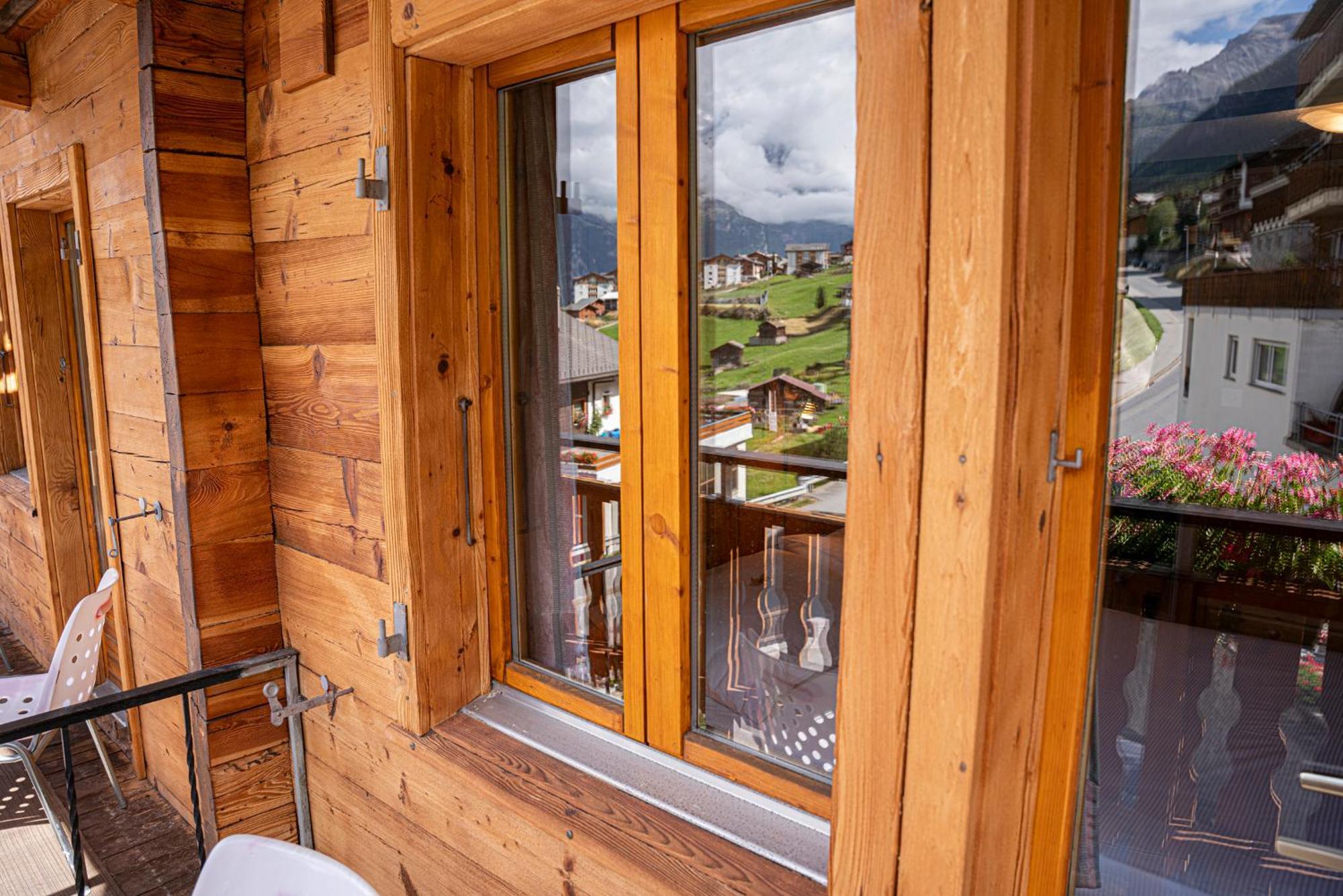 Alte Bock 2.0 Bed & Breakfast Grachen Ngoại thất bức ảnh