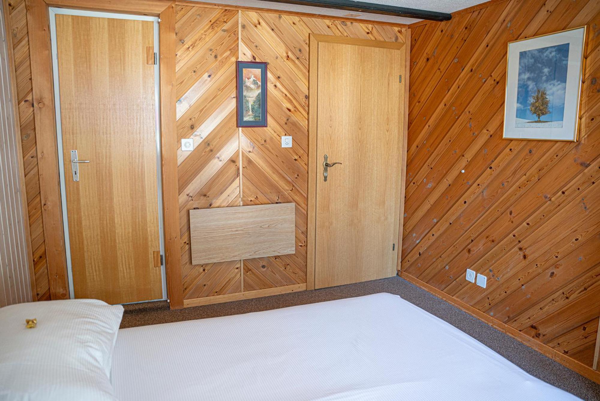 Alte Bock 2.0 Bed & Breakfast Grachen Ngoại thất bức ảnh