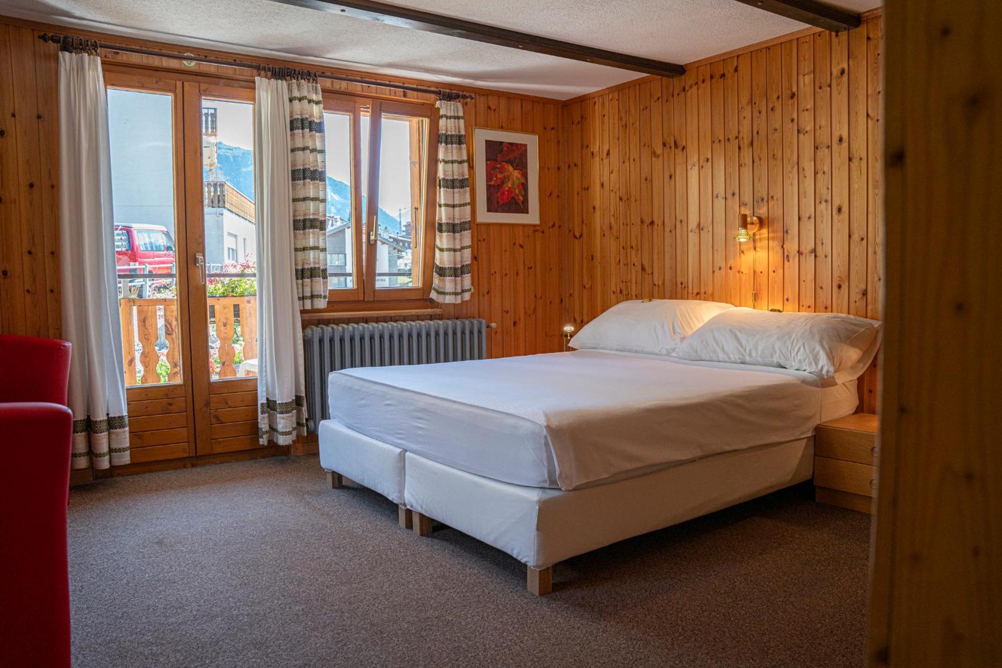 Alte Bock 2.0 Bed & Breakfast Grachen Ngoại thất bức ảnh